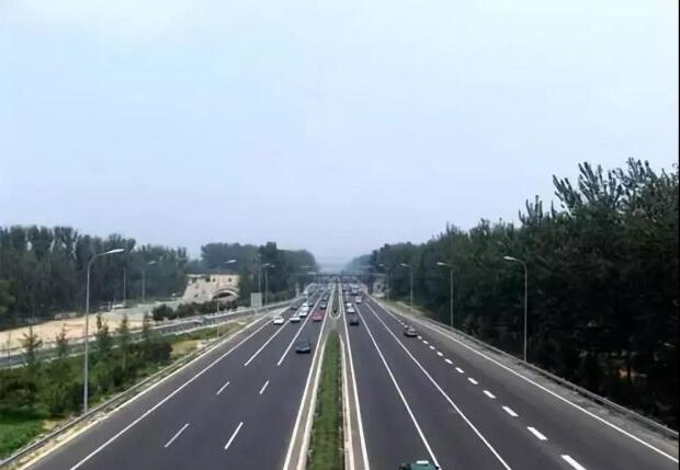 中止性踩油门的操作，，，，，，，能让我们在行驶时省油吗？？？？？